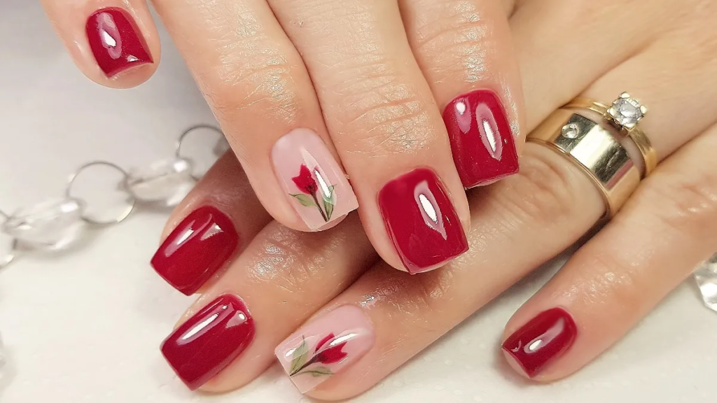 Beautiful nail art French tip nail art design for everyday wear